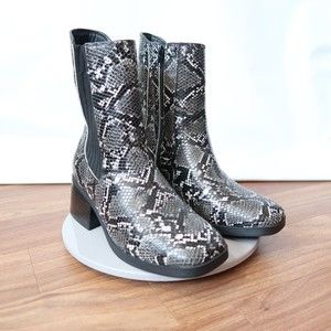 Journee Collection Shoes Women's 8 Grey Snakeskin Desree Booties Square Toe Zip